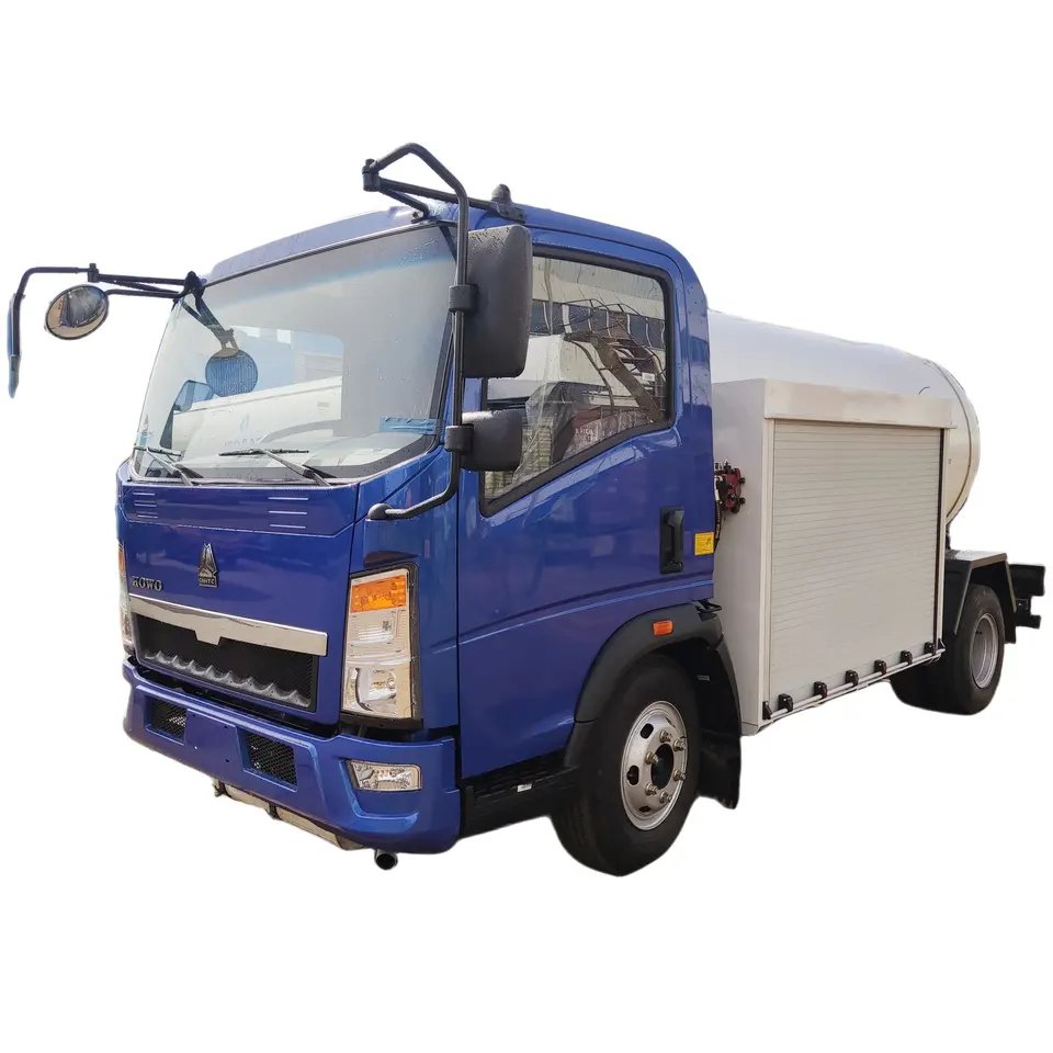 3 Metric Tons 3000L LPG Bobtail Truck HOWO
