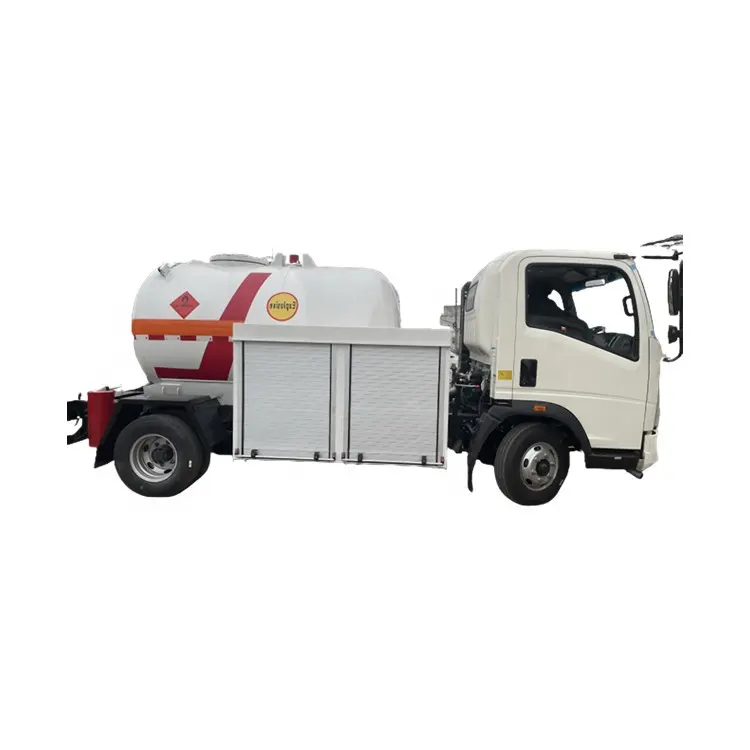 3 Metric Tons 3000L LPG Bobtail Truck HOWO