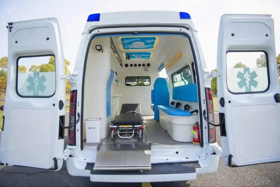 Ford Diesel 4X2 long axis monitoring ambulance