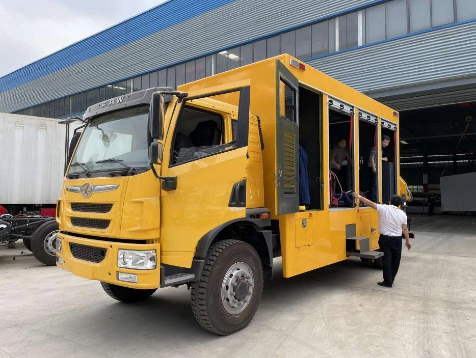 FAW 4X2 Maintenance Lorry Mobile Workshop Service Truck with 5tons Crane