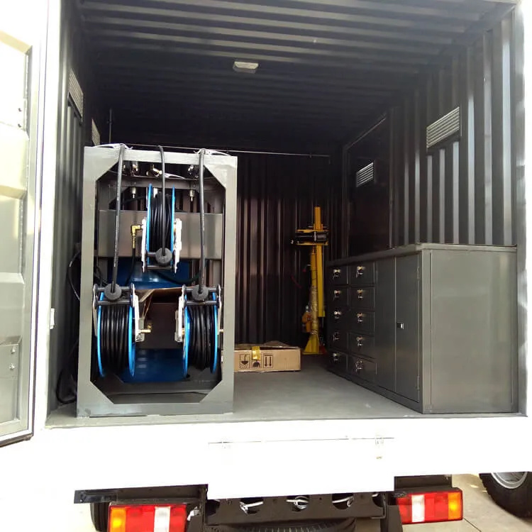 HOWO 4X2 6 Wheel Full Drive Mobile Workshop Truck for Breakdown Truck Maintenance