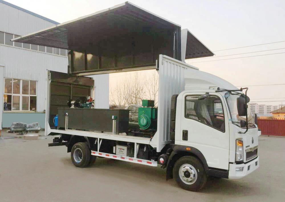 HOWO 4X2 6 Wheel Full Drive Mobile Workshop Truck for Breakdown Truck Maintenance
