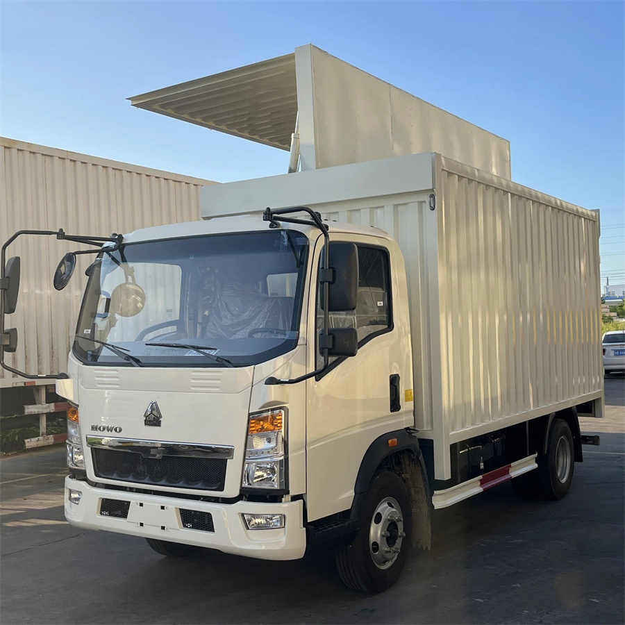 HOWO 6 Wheel Light Van 4X2 Mobile Workshop Truck