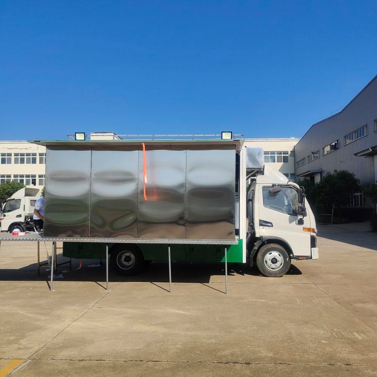 4X2 Wingspan Food Truck Mobile Kitchen Fast Food Cooking Truck
