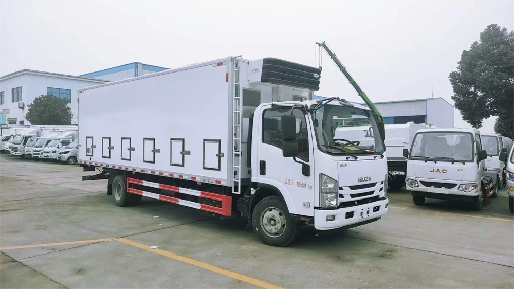 Isuzu Baby Chick One Day Chick Transport Truck