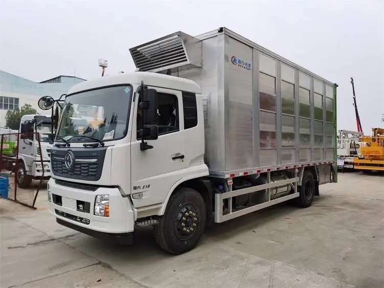 4X2 6 Wheels Box Body Livestock Transport Refrigerated Truck with Ventilation Equipment for Pig Swine Goats Sheep Animal Delive