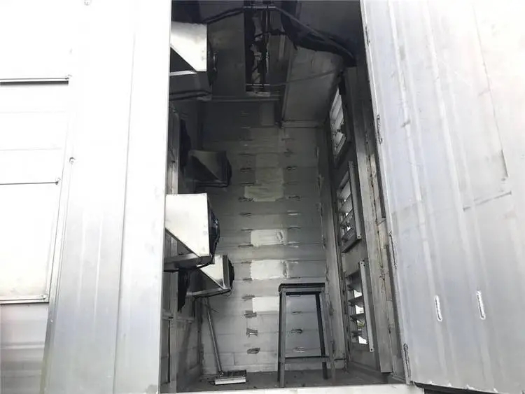 4X2 6 Wheels Box Body Livestock Transport Refrigerated Truck with Ventilation Equipment for Pig Swine Goats Sheep Animal Delive