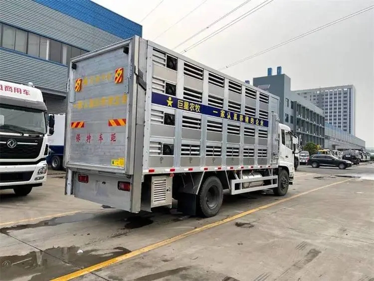 4X2 6 Wheels Box Body Livestock Transport Refrigerated Truck with Ventilation Equipment for Pig Swine Goats Sheep Animal Delive