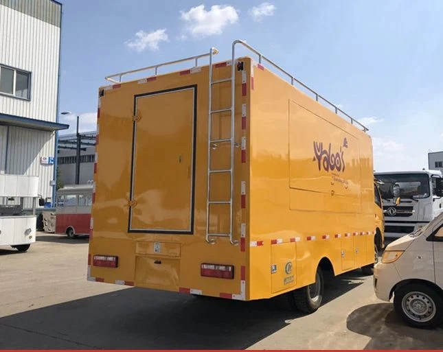 Dongfeng 4X2 Mobile Kitchen Fast Food Cooking Truck