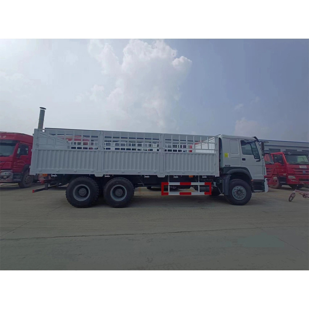 HOWO 8X4 12 Wheels Fence Truck Full Side Wall Cargo Truck Transport Animal