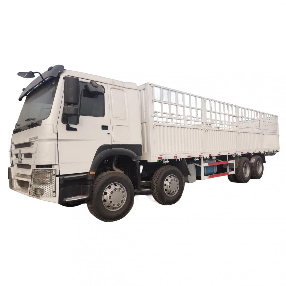 HOWO 8X4 12 Wheels Fence Truck Full Side Wall Cargo Truck Transport Animal