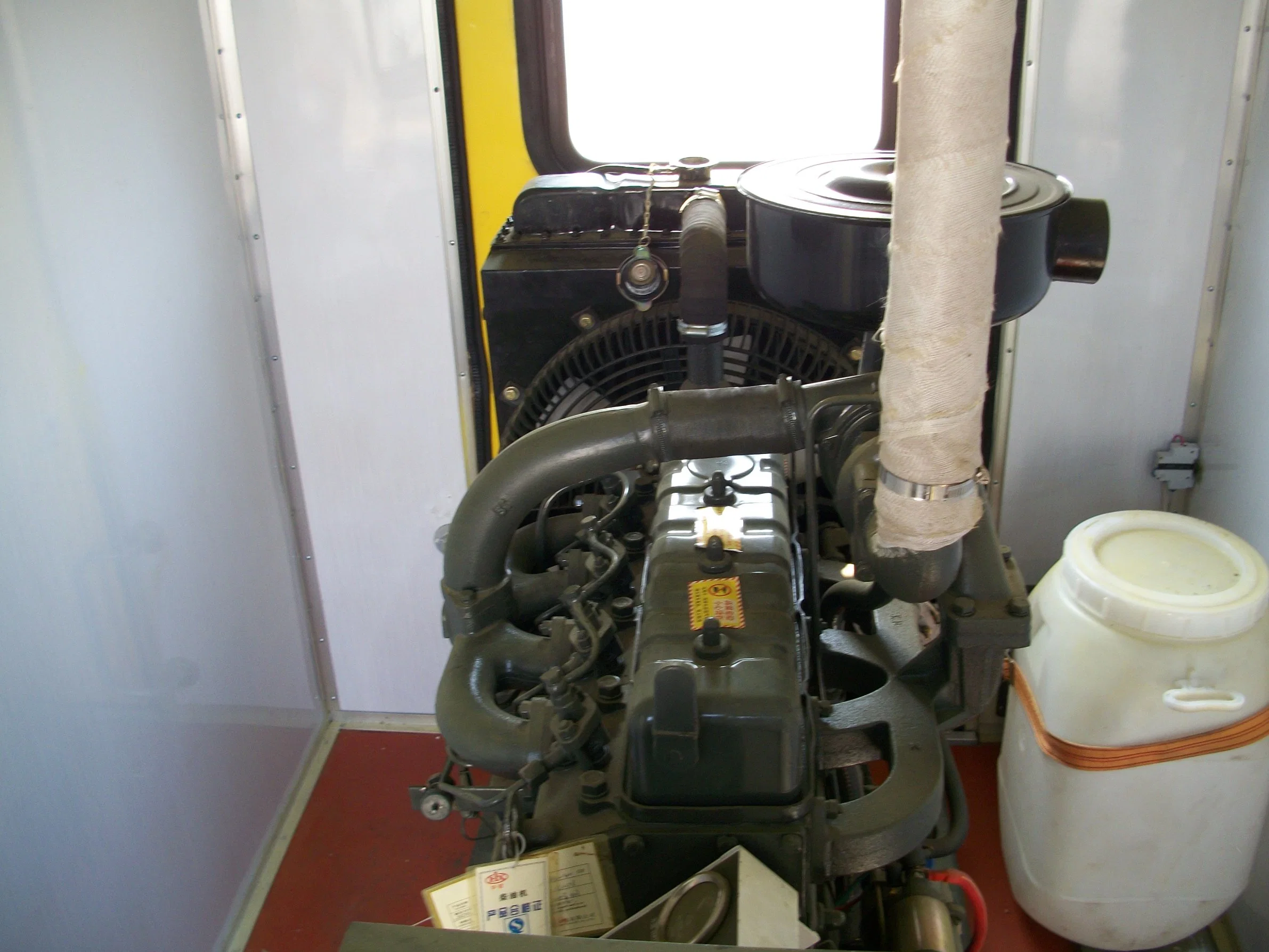 Sinotruk HOWO 4WD Military Mobile Workshop Service Truck