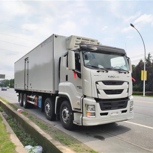 Isuzu GIGA 8X4 25tons Refrigerated Van Truck