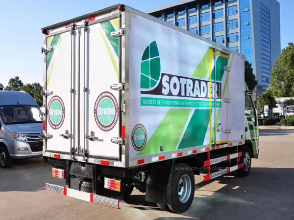 Isuzu Small 5Ton Refrigerated Van Truck