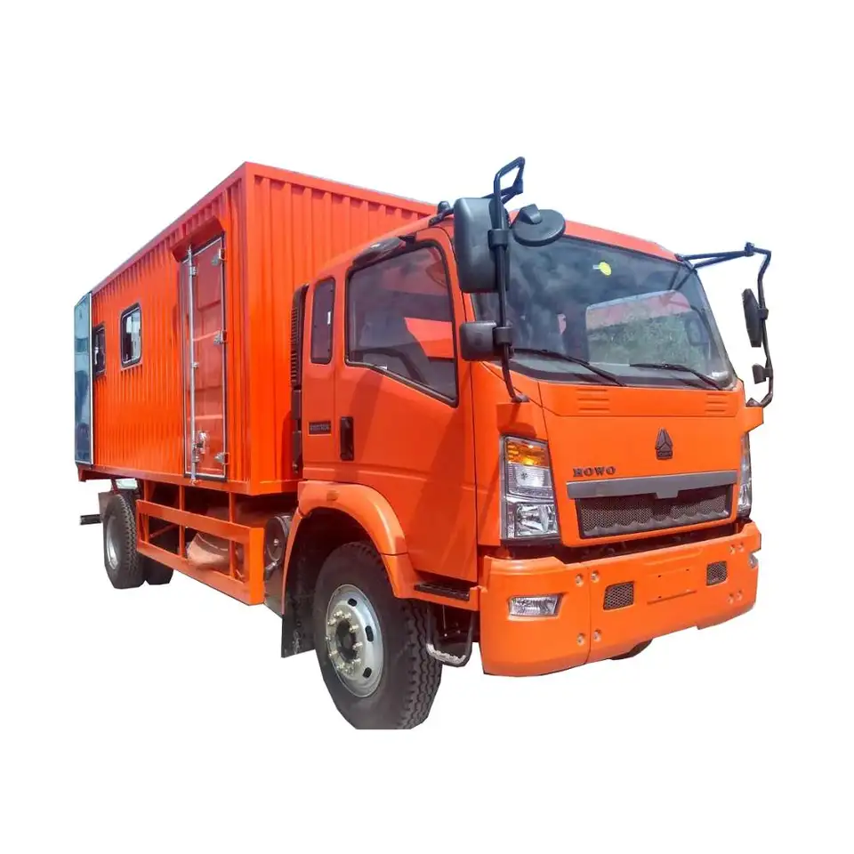 Sinotruk HOWO 4X4 Multifunctional Maintaining Truck