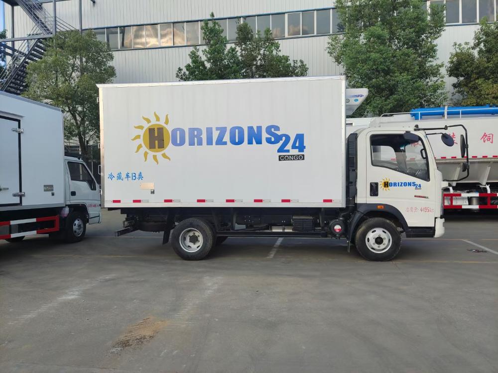 HOWO 4X2 5tons Refrigeration Reefer Van Truck