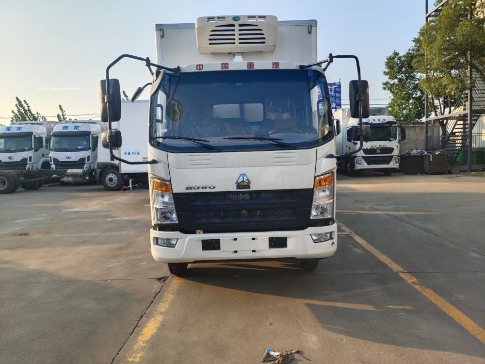 HOWO 4X2 5tons Refrigeration Reefer Van Truck