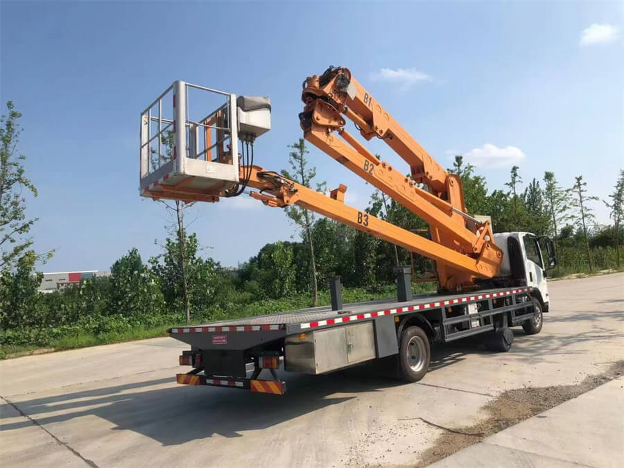 ISUZU 18m Bucket Type Bridge Inspection Unit
