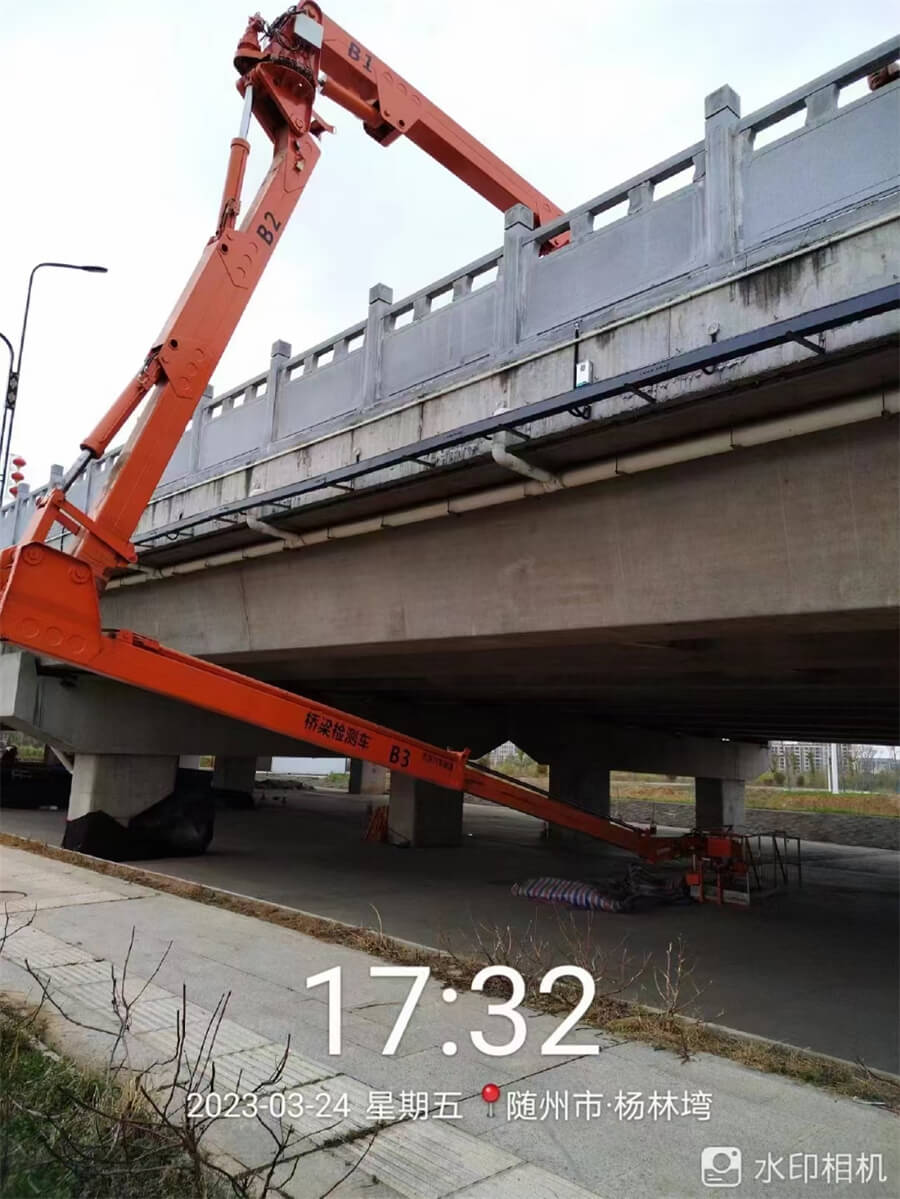 ISUZU 18m Bucket Type Bridge Inspection Unit