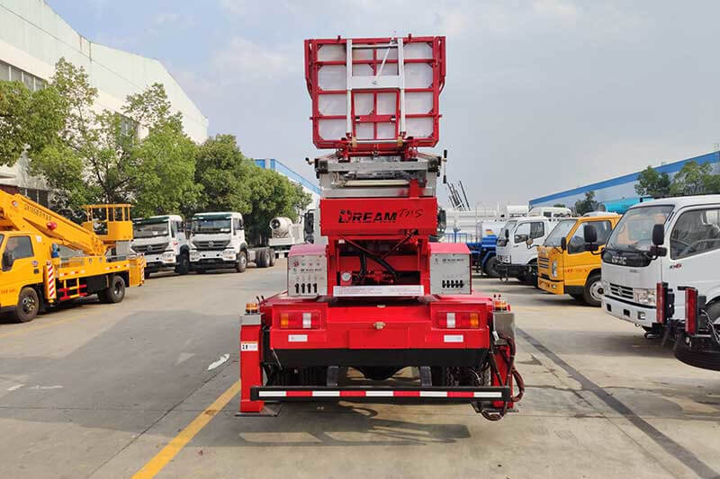32 M Ladder Lift Mounted On HOWO Truck