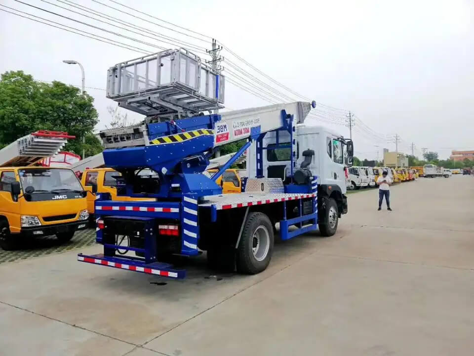 45m Ladder Lift Mounted On Dongfeng Truck