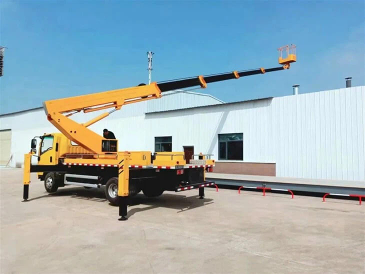 Isuzu 25 Meters Telescopic Arm Skylift Truck