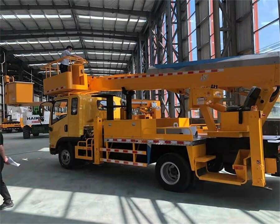 FAW 4X2 18M Telescopic Bucket Truck