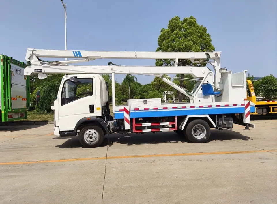 Howo 14 meters aerial platform truck