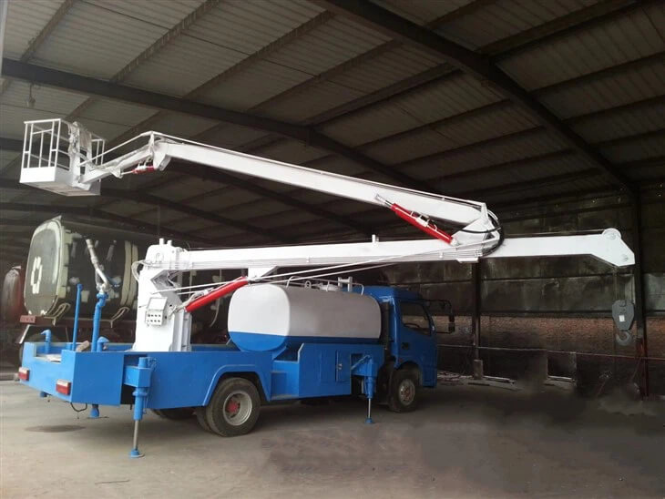 17M Articulated Bucket Truck With Water Jetting Tank
