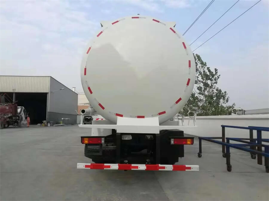 Shacman 8X4 40tons Bulk Cement Powder Truck