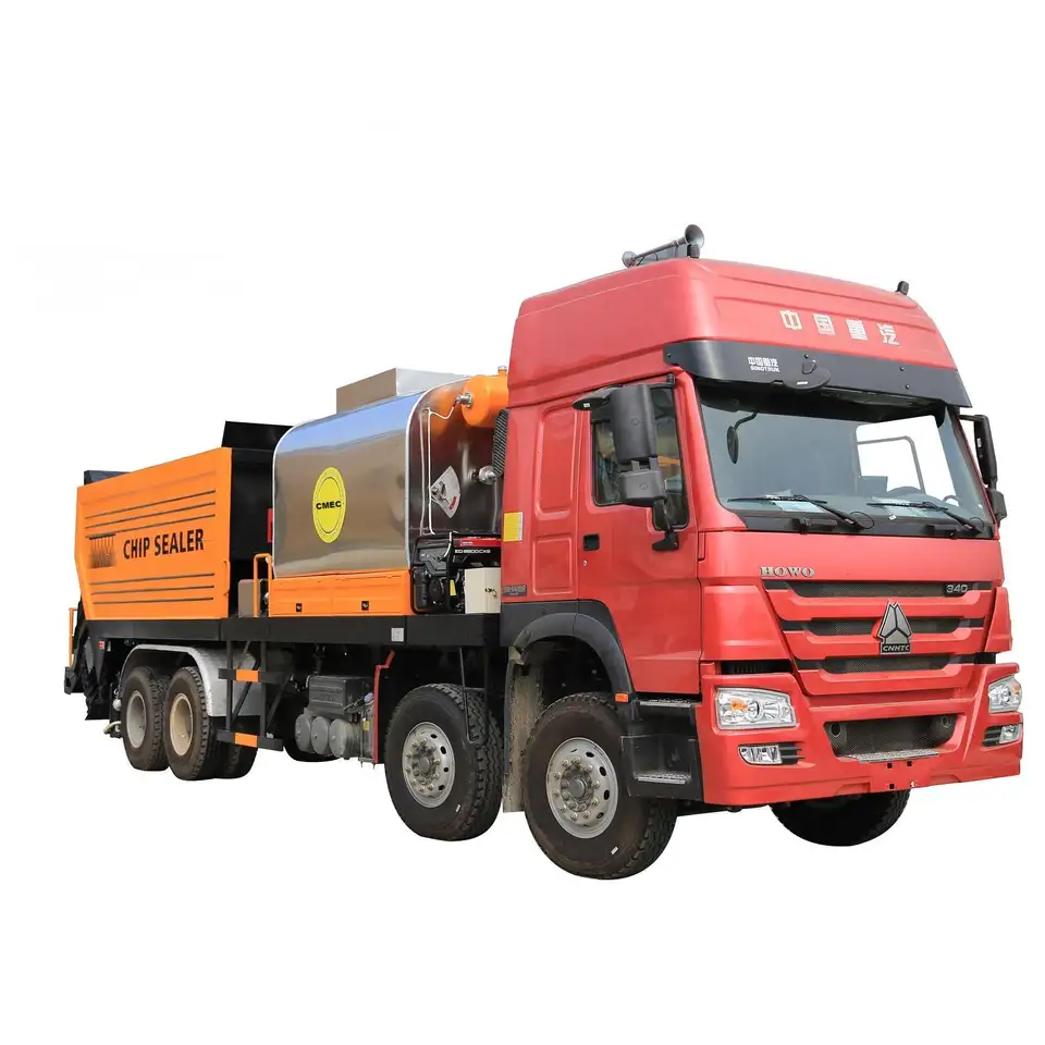 Sinotruck HOWO 8x4 12wheels Synchronous chip sealer asphalt gravel truck