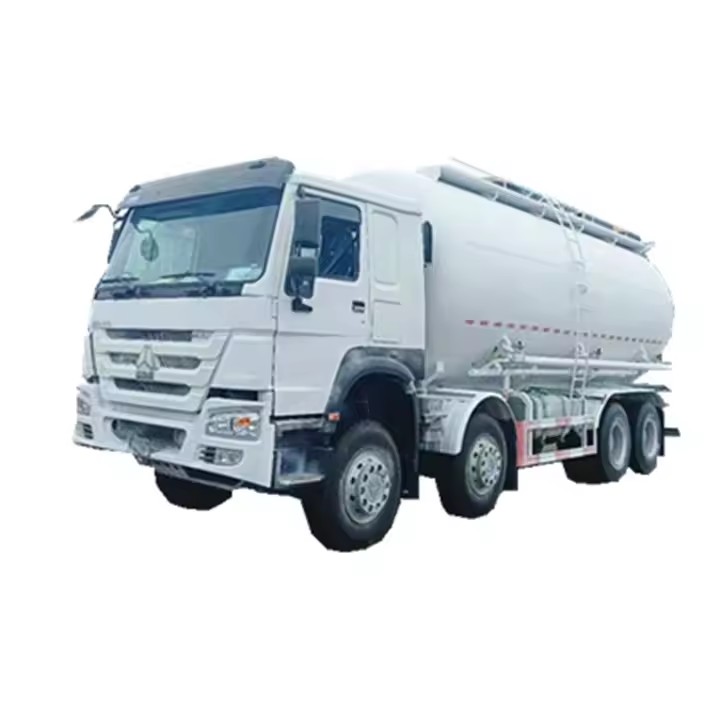 Sinotruk HOWO 8X4 30cbm Heavy Dry Grain Silo Bulk Cement Transport Powder Tank Trucks