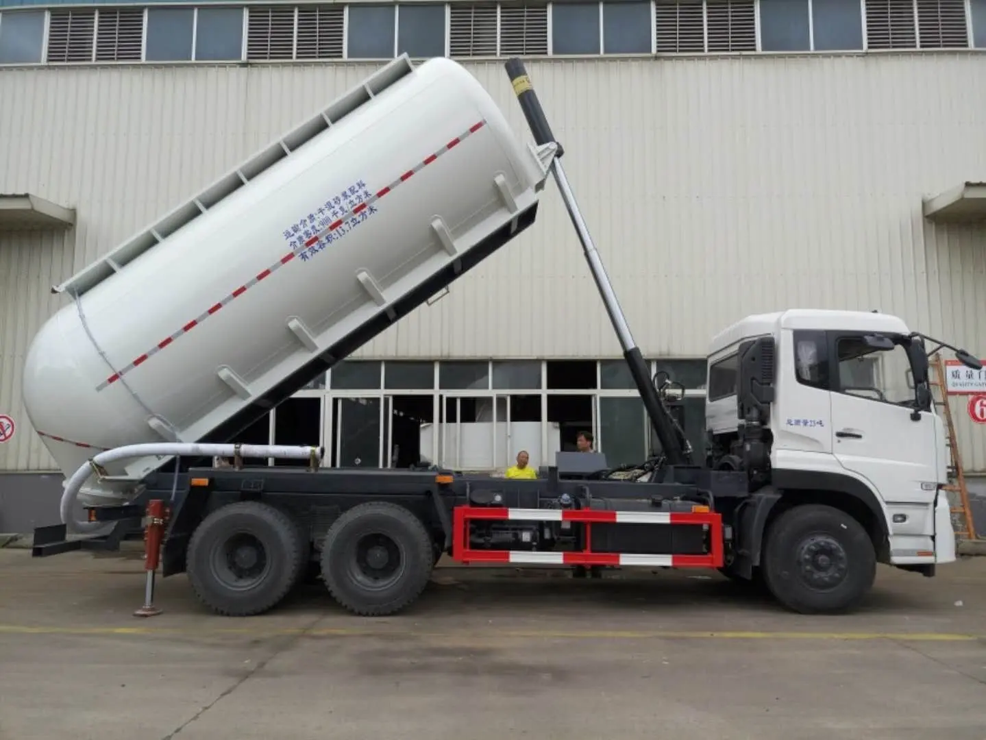 Dongfeng 20cbm 20000liters 6X4 Bulk Powder Tank Truck