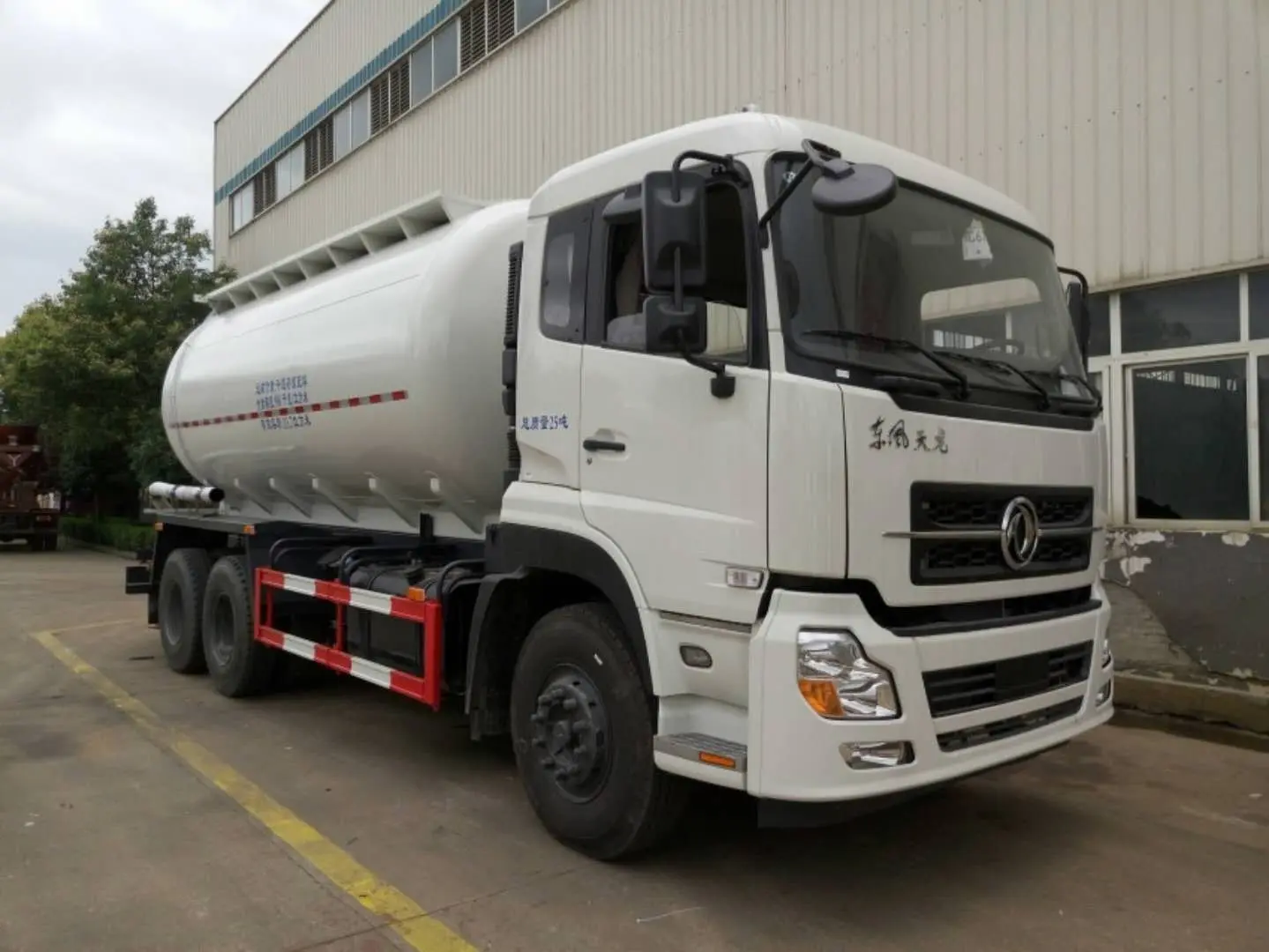 Dongfeng 20cbm 20000liters 6X4 Bulk Powder Tank Truck