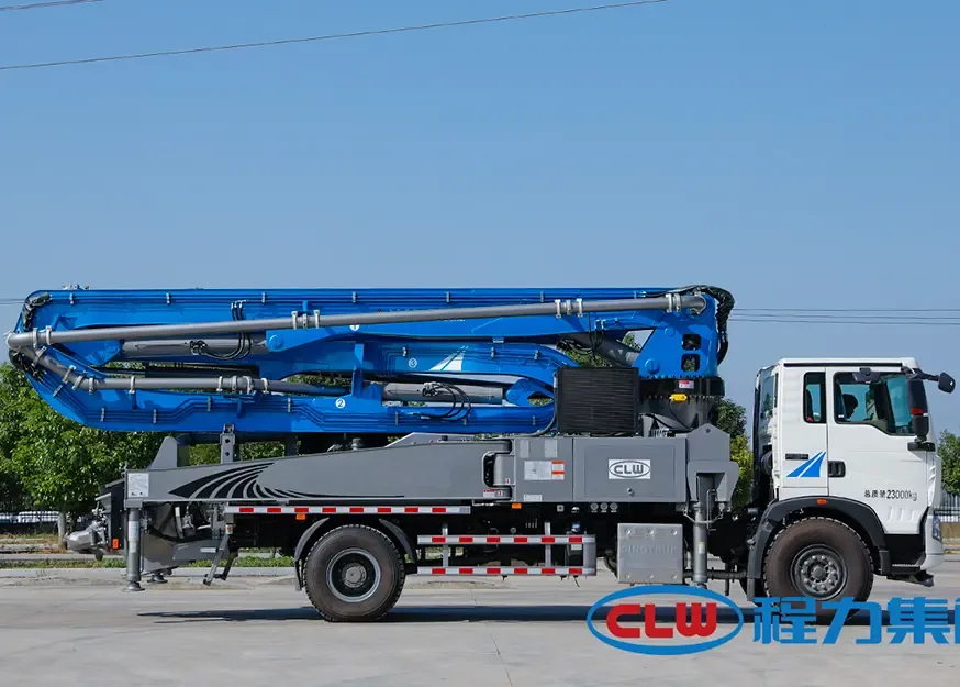 Sinotruk HOWO 4X2 37m Concrete Pump Truck
