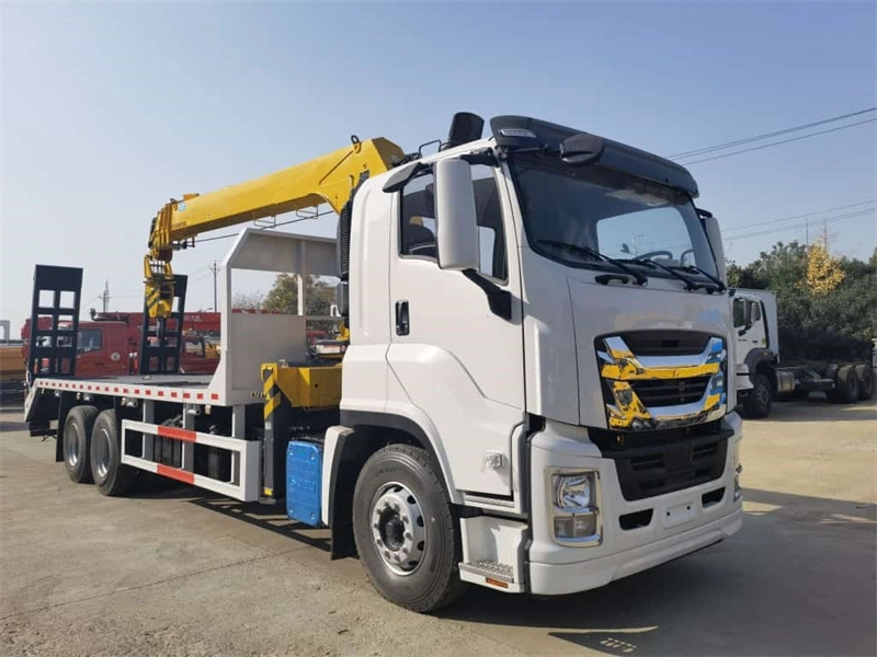 Isuzu 6X4 10 Wheels Flat Bed Truck with Rear Climb Ladder with 360 Rotary Telescopic Boom Crane for Heavy Equipment Machinery T