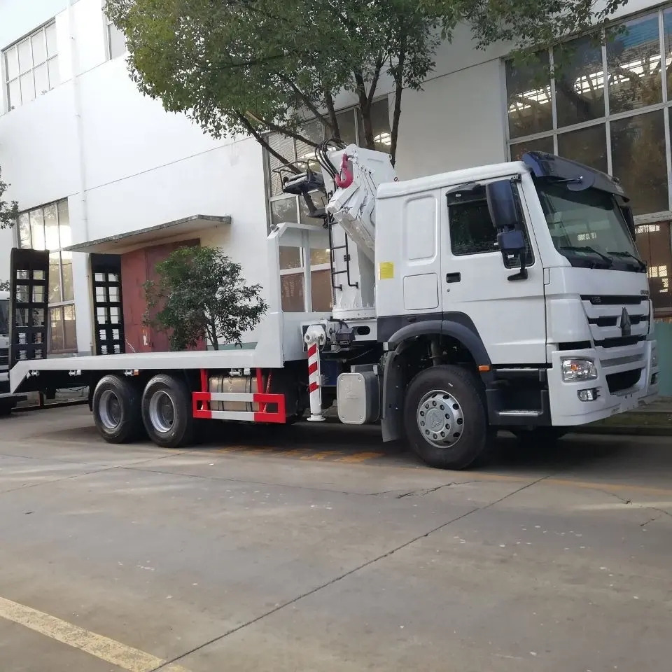 Sinotruk HOWO 6X4 10 Wheels Flat Bed Truck with Rear Climb Ladder with 360 Rotary Telescopic Boom Crane
