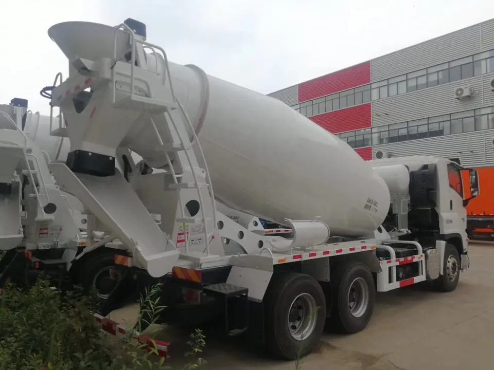 ISUZU GIGA 6x4 10 wheeler 10 CBM concrete transit mixer truck
