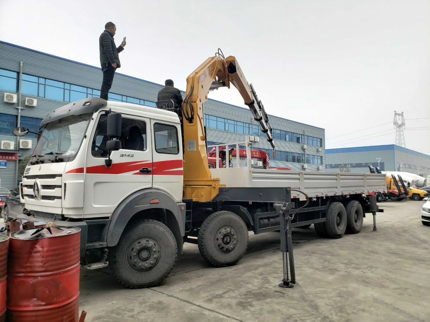 Beibeng 8X4 16Tons Folding Arm Crane Truck Boom Truck Mounted Folding Crane