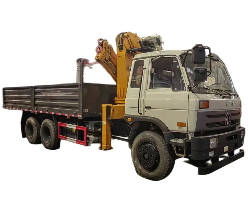 Dongfeng Right Hand 4X2 Dump Truck with Xugong 8ton Knuckle Crane
