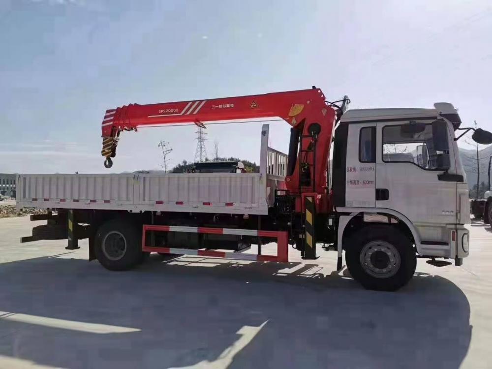 Shacman Right Hand 4X2 6 Wheels Cargo Truck with Xugong 6ton Straight Boom Crane