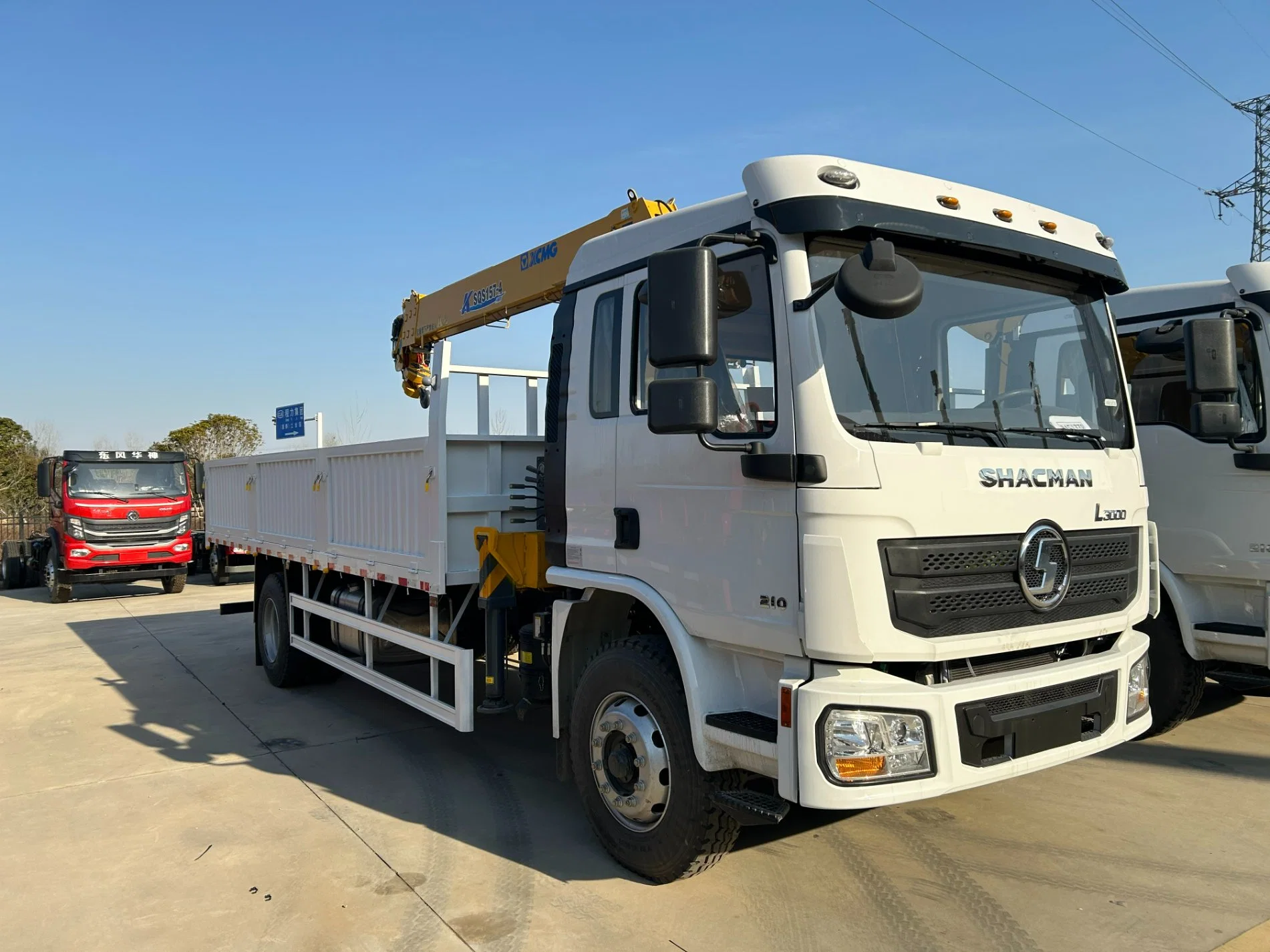 Shacman Right Hand 4X2 6 Wheels Cargo Truck with Xugong 6ton Straight Boom Crane