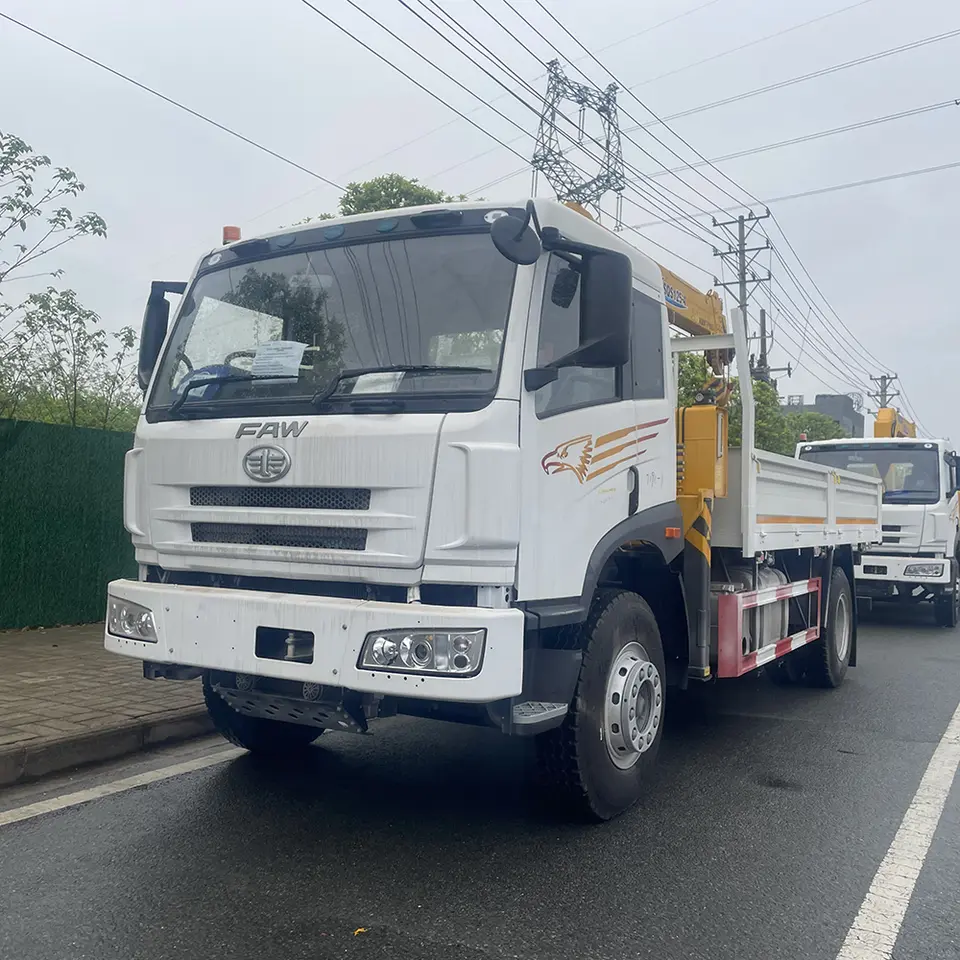 FAW Right Hand 4X2 6 Wheels Cargo Truck with Xugong 6ton Straight Boom Crane