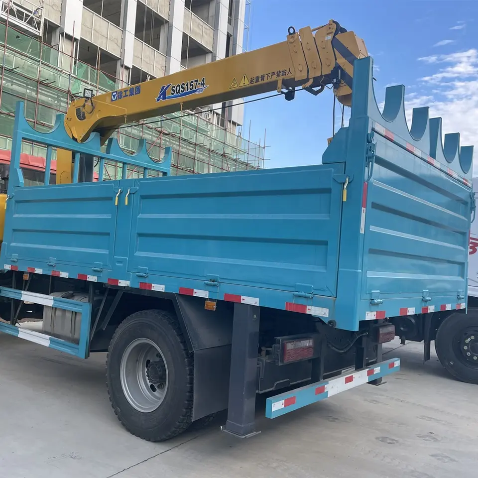 Dongfeng Right Hand 4X2 Dump Truck with Xugong 8ton Straight Boom Crane