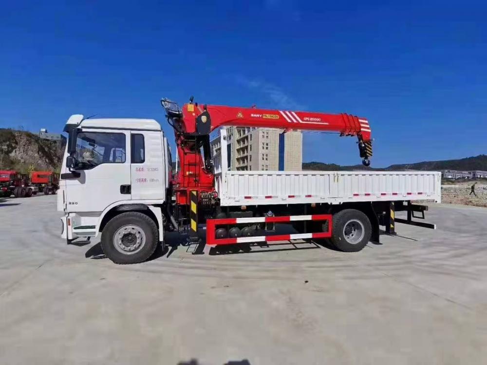 Shacman Right Hand 4X2 6 Wheels Cargo Truck with Xugong 6ton Straight Boom Crane