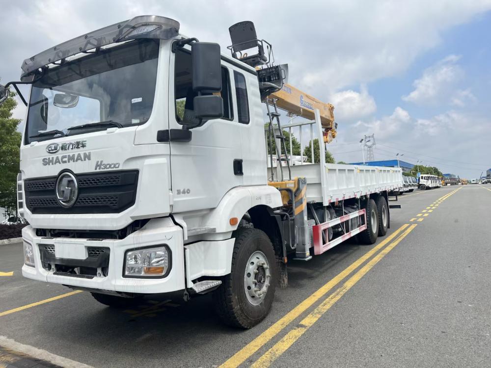 Shacman Right Hand 6X4 10Wheels Cargo Truck with Xugong 14ton Straight Boom Crane