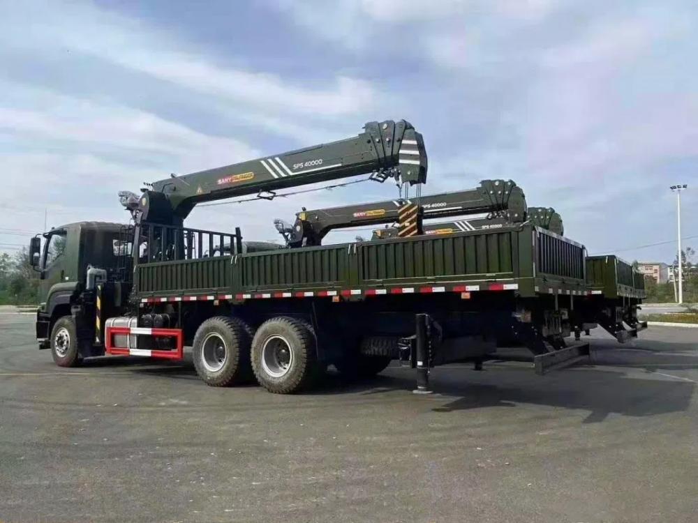 ISUZU GIGA Right Hand 6X4 10Wheels Cargo Truck with 20ton Straight Boom Crane for Mlitary