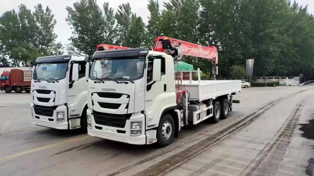 ISUZU GIGA Right Hand 6X4 10Wheels Cargo Truck with 14ton Straight Boom Crane