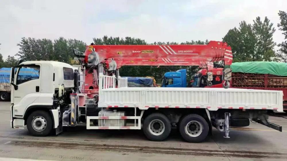 ISUZU GIGA Right Hand 6X4 10Wheels Cargo Truck with 14ton Straight Boom Crane