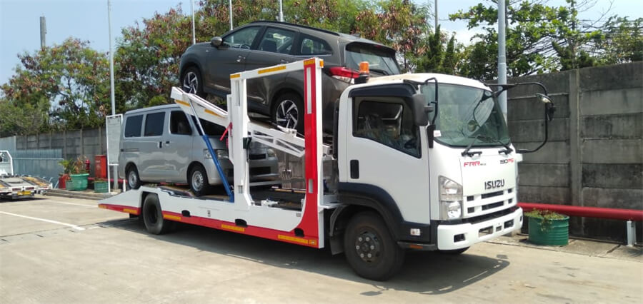Isuzu 4X2 Wheel Lift Flat Bed Car Hauler One Towing Two Car Carrier Road Recovery Rollback Tow Truck Flatbed Wrecker